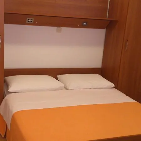 Apartments Amari Apartman *