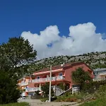 Amari *