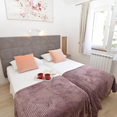 Apartments Amari Starigrad Paklenica