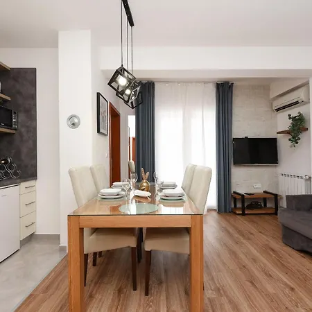 Apartments Amari *