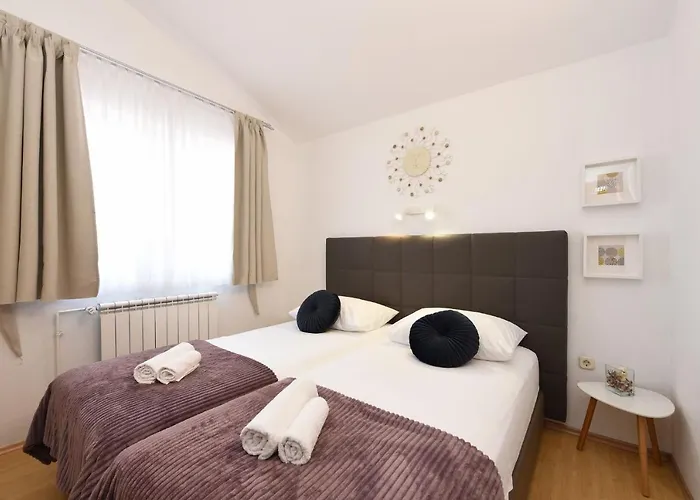 Amari * Starigrad Paklenica